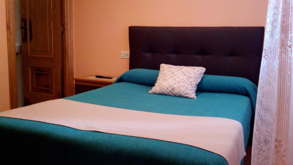 Pension Las Palmeras Lalin Room photo