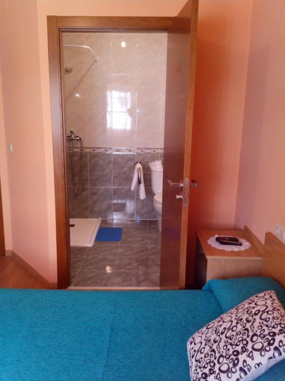 Pension Las Palmeras Lalin Room photo