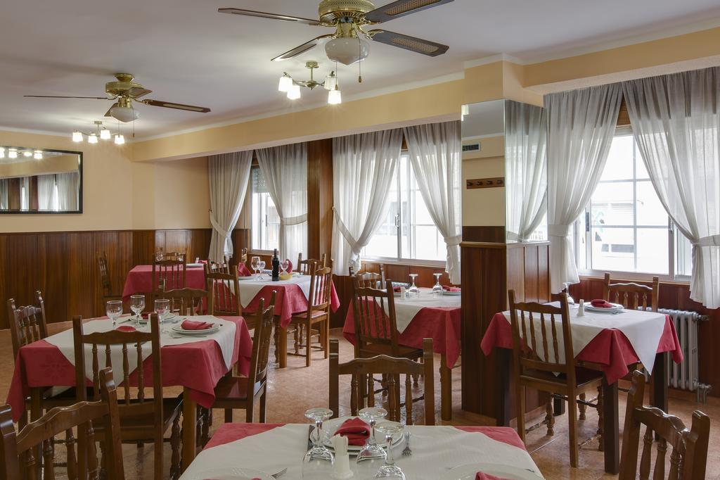 Pension Las Palmeras Lalin Exterior photo