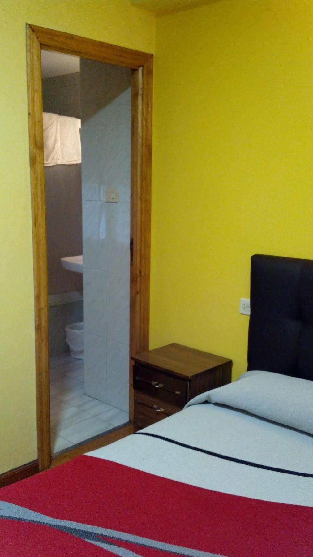 Pension Las Palmeras Lalin Exterior photo