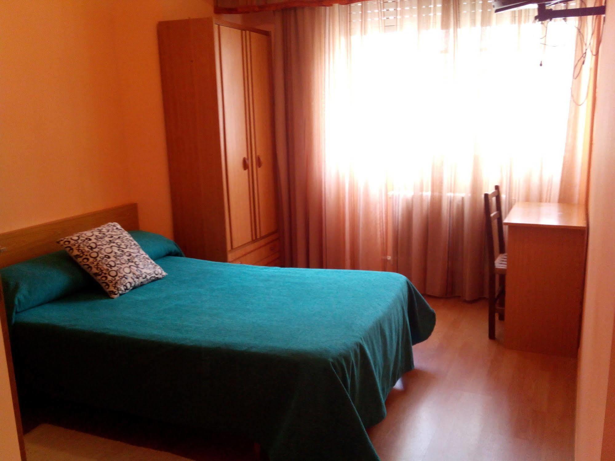 Pension Las Palmeras Lalin Exterior photo
