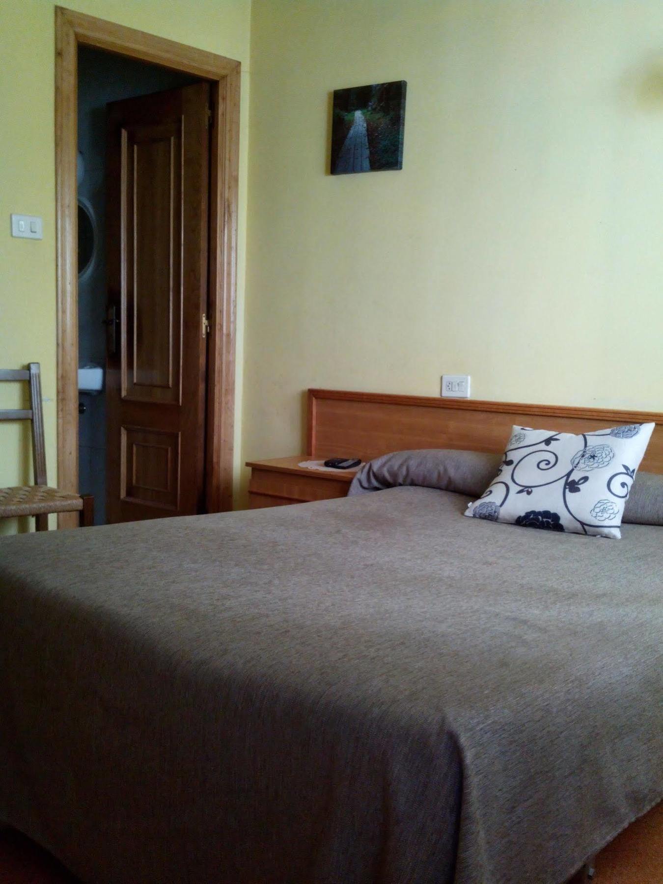 Pension Las Palmeras Lalin Exterior photo